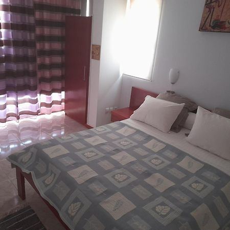 Yria Residencial Bed & Breakfast Porto Novo Rom bilde