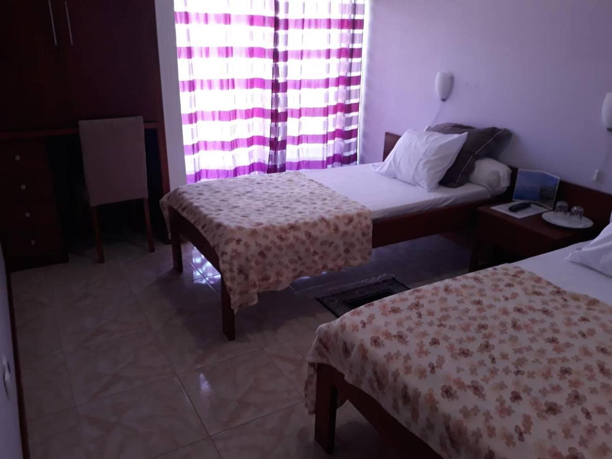 Yria Residencial Bed & Breakfast Porto Novo Eksteriør bilde