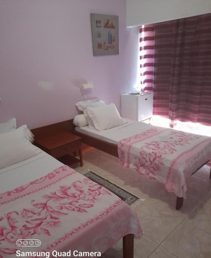 Yria Residencial Bed & Breakfast Porto Novo Rom bilde