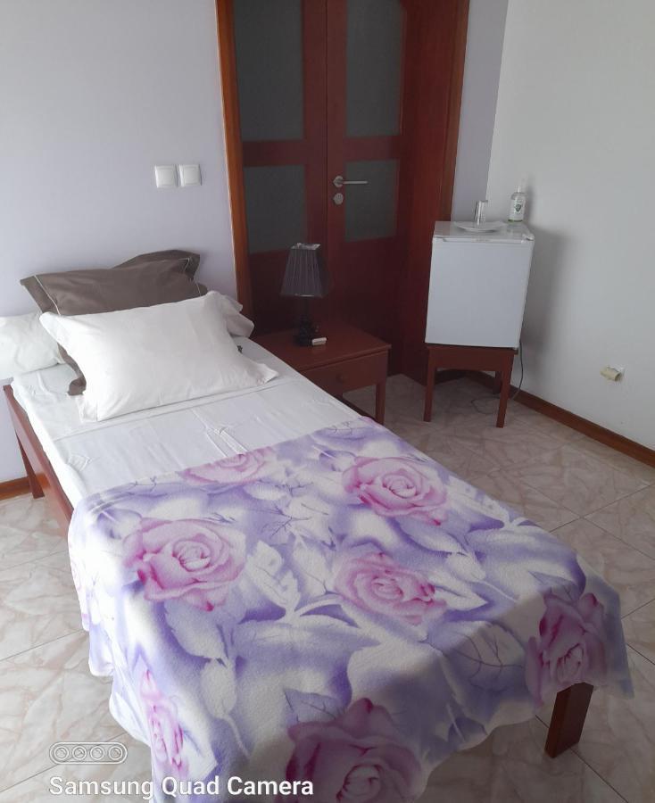 Yria Residencial Bed & Breakfast Porto Novo Rom bilde