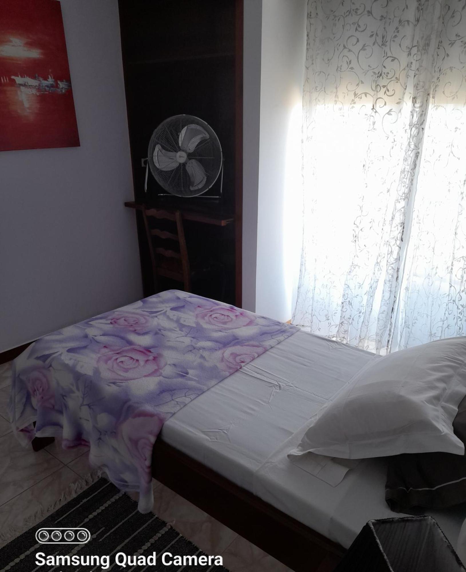 Yria Residencial Bed & Breakfast Porto Novo Rom bilde