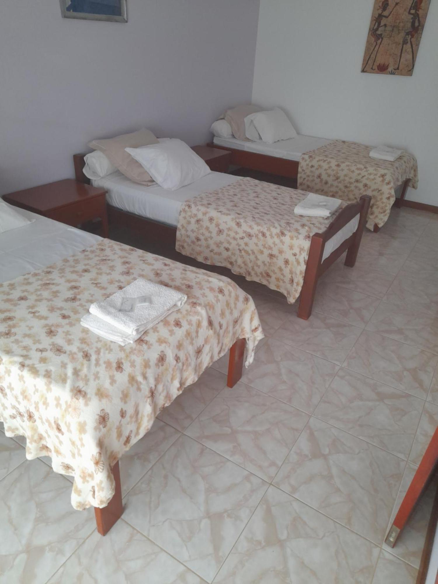 Yria Residencial Bed & Breakfast Porto Novo Rom bilde