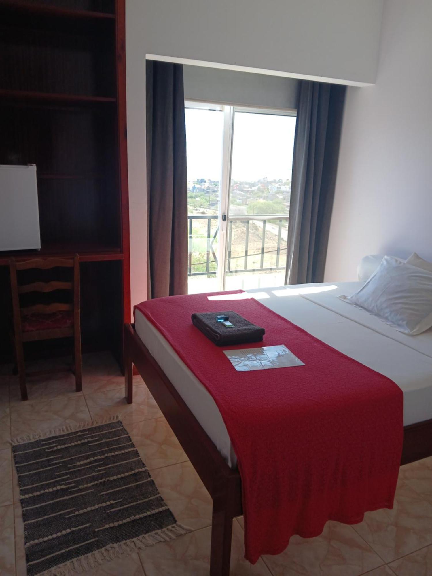 Yria Residencial Bed & Breakfast Porto Novo Eksteriør bilde