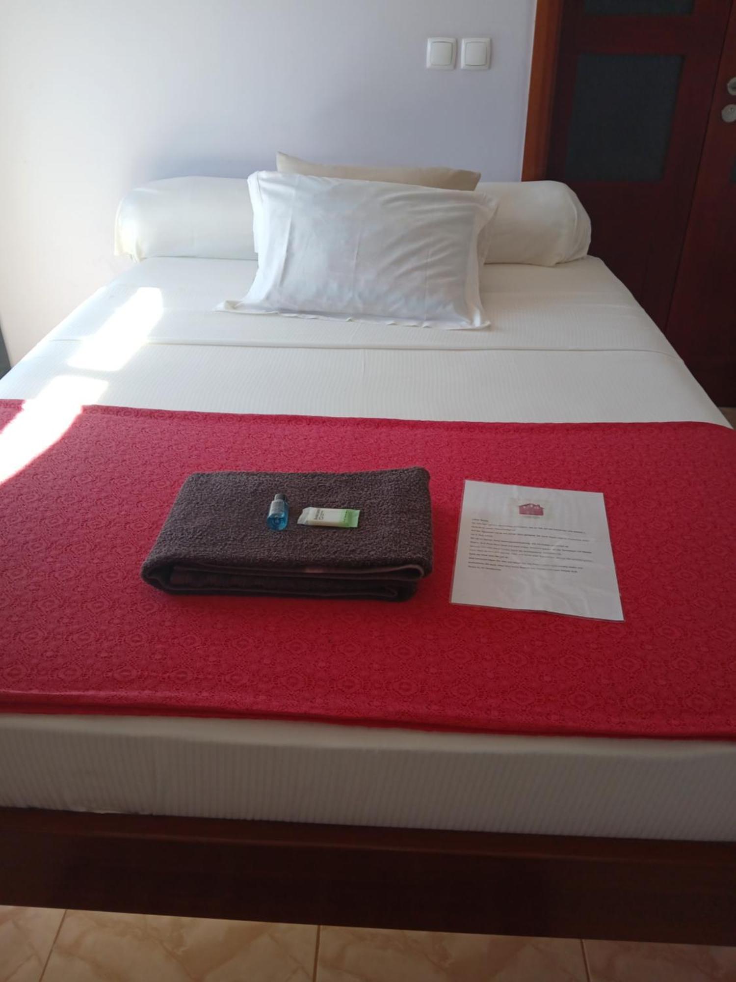 Yria Residencial Bed & Breakfast Porto Novo Eksteriør bilde