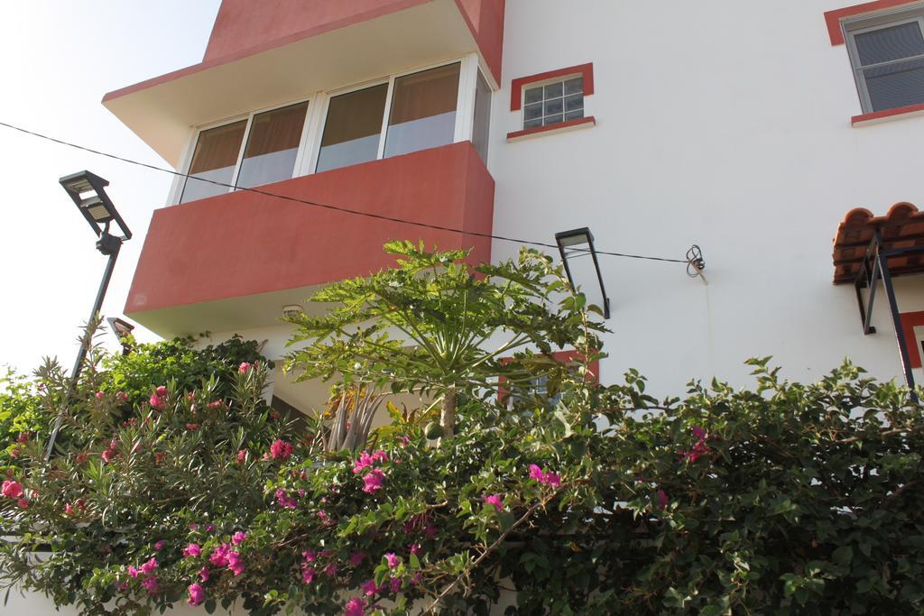 Yria Residencial Bed & Breakfast Porto Novo Eksteriør bilde